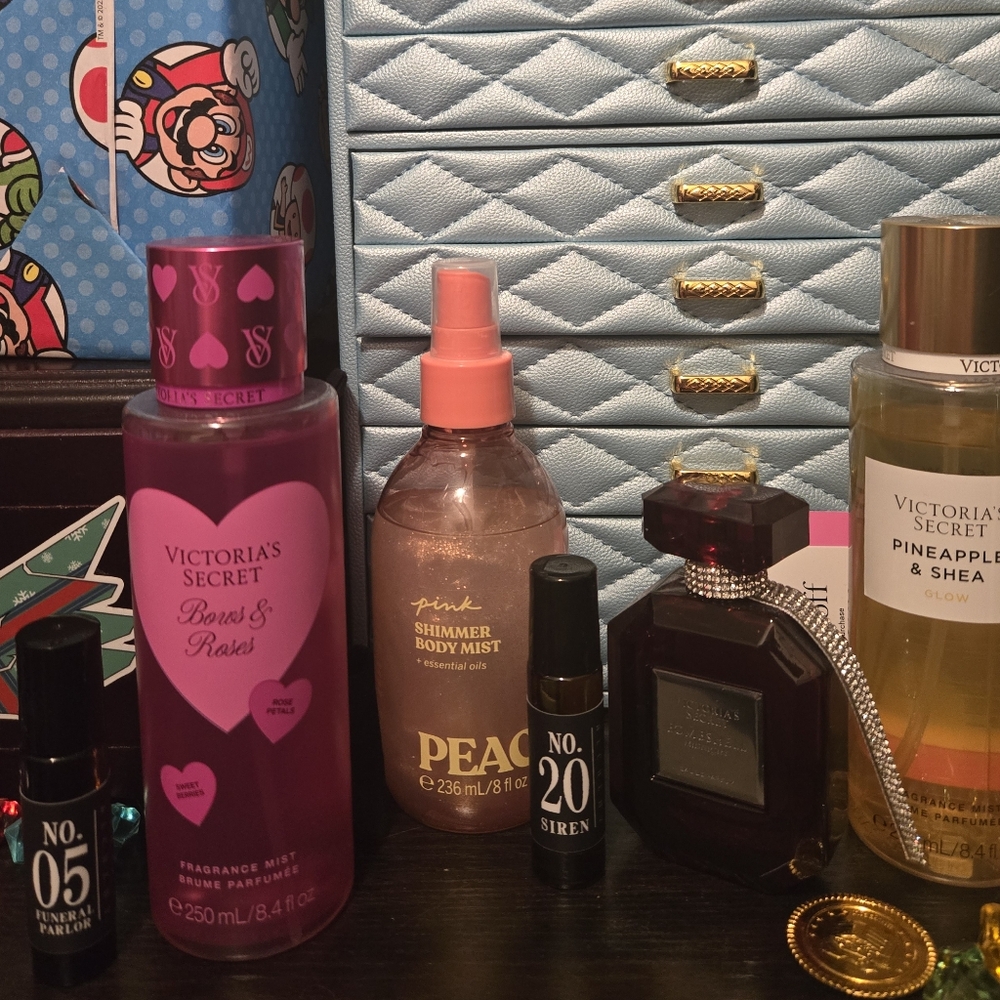 Victoria's Secret Fragrance Set with Vamp Fangs Exclusive Fragrance Oil